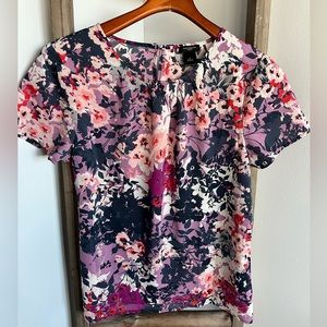 NWOT, never worn Ann Taylor Short Sleeve Floral Pattern Blouse, size Small